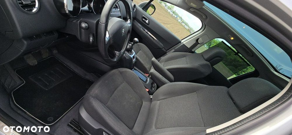 Peugeot 5008 - 14