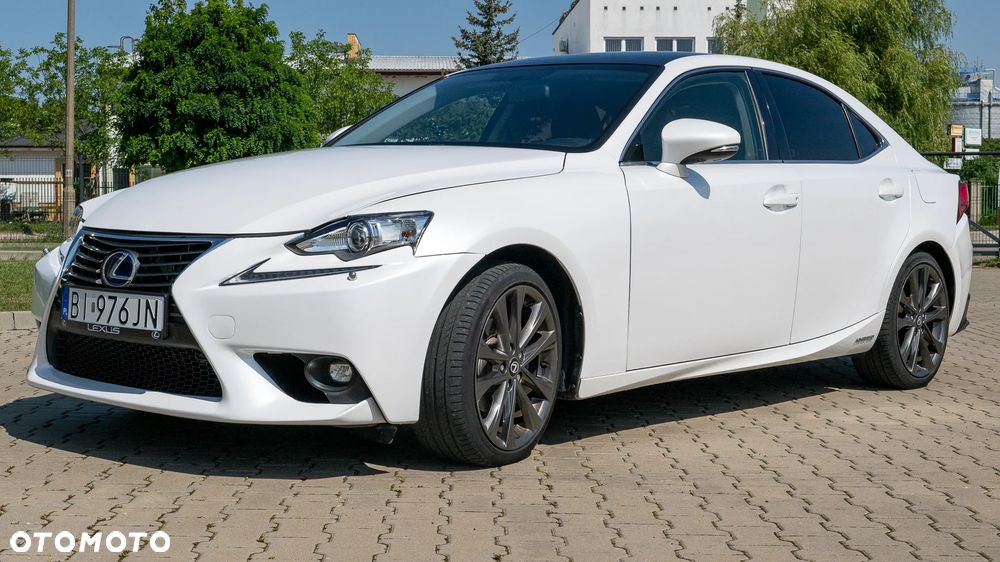 Lexus IS 300h Elite EU6 - 3