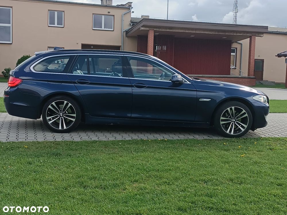 BMW Seria 5 520d Luxury Line - 2
