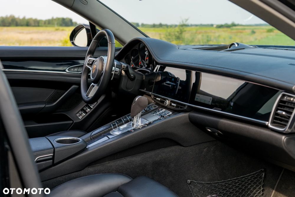Porsche Panamera PDK - 10