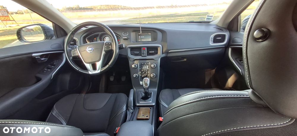 Volvo V40 D2 - 11