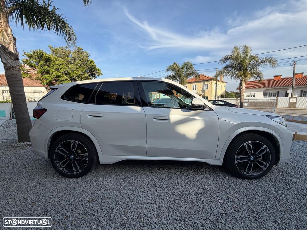 BMW iX1 xDrive30 M Sport Pack - 24