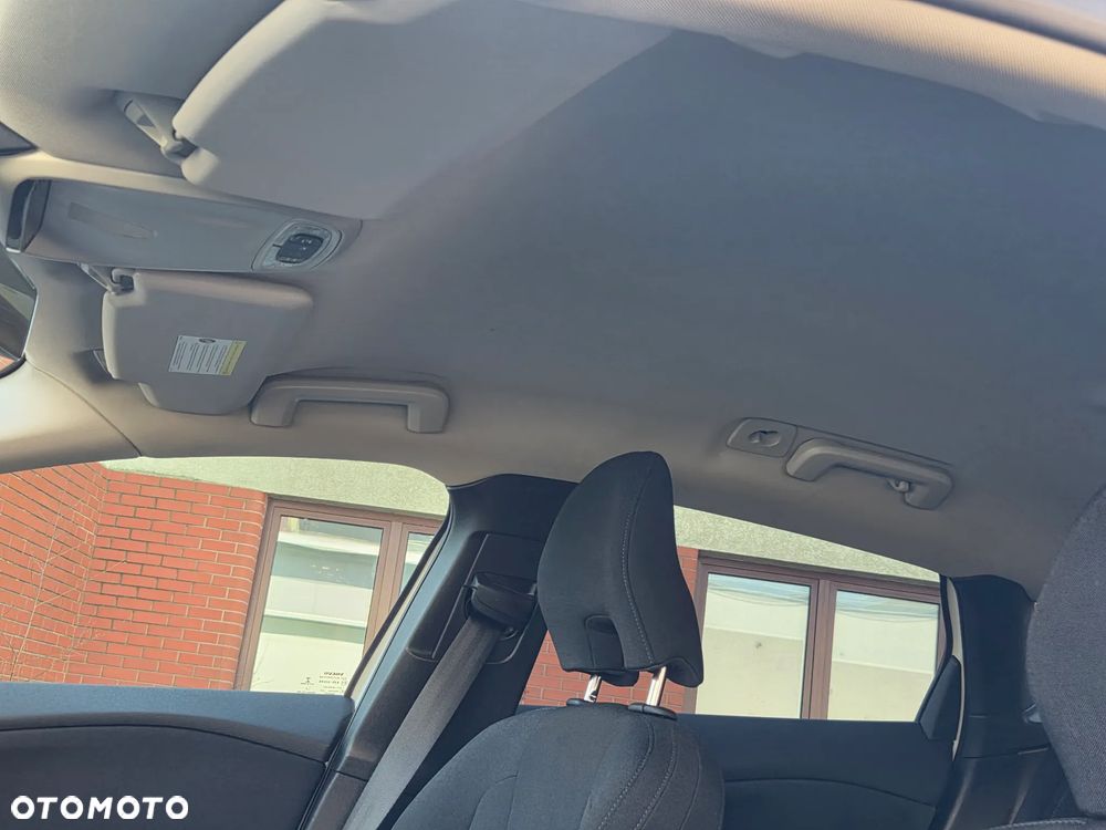 Volvo V40 T2 Momentum - 23