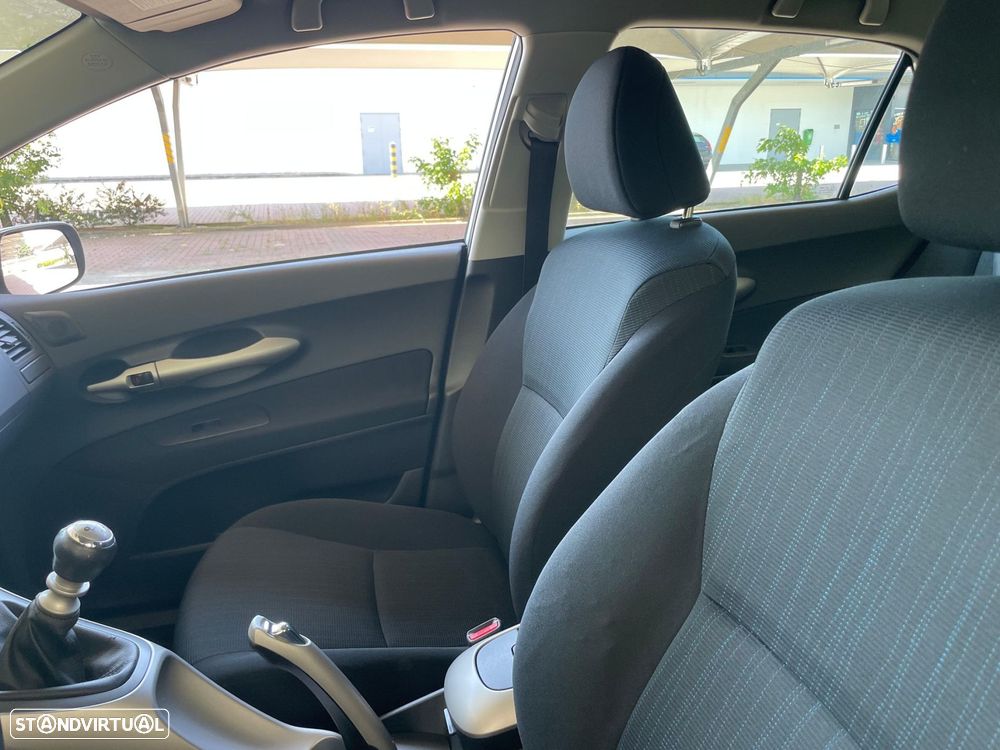 Toyota Auris 2.0 D-4D - 8