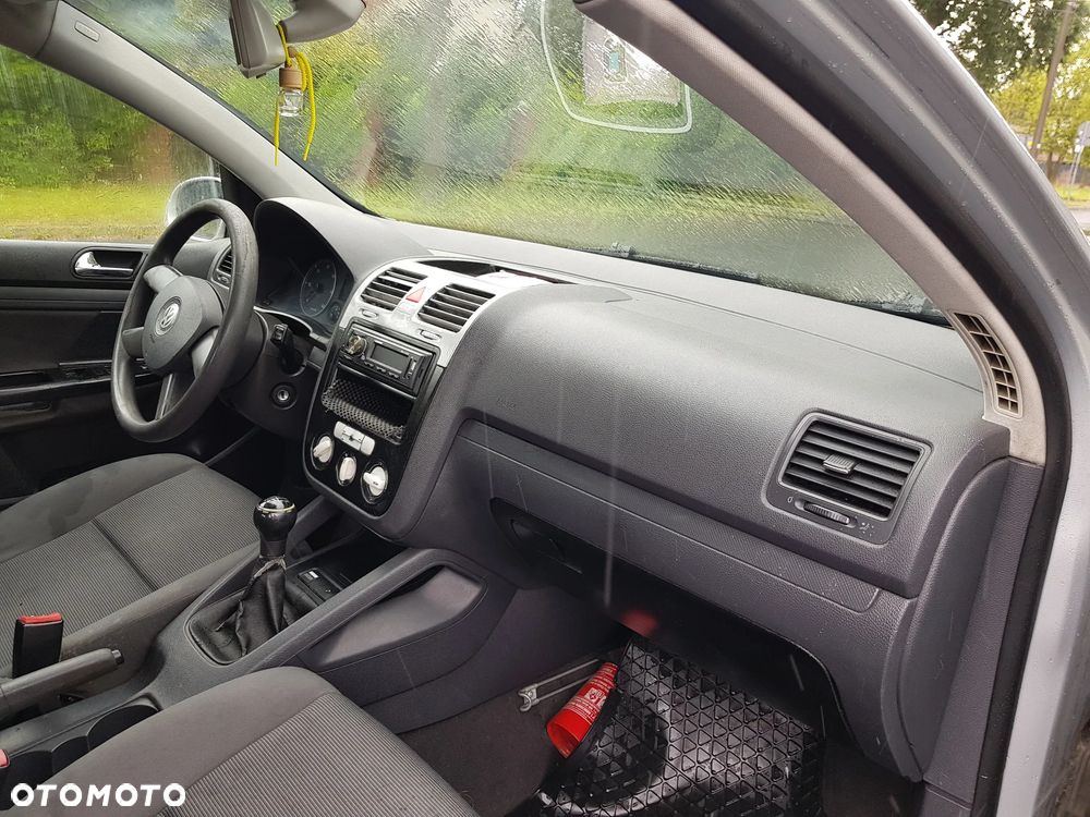 Volkswagen Golf - 6