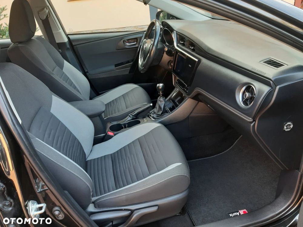 Toyota Auris - 24
