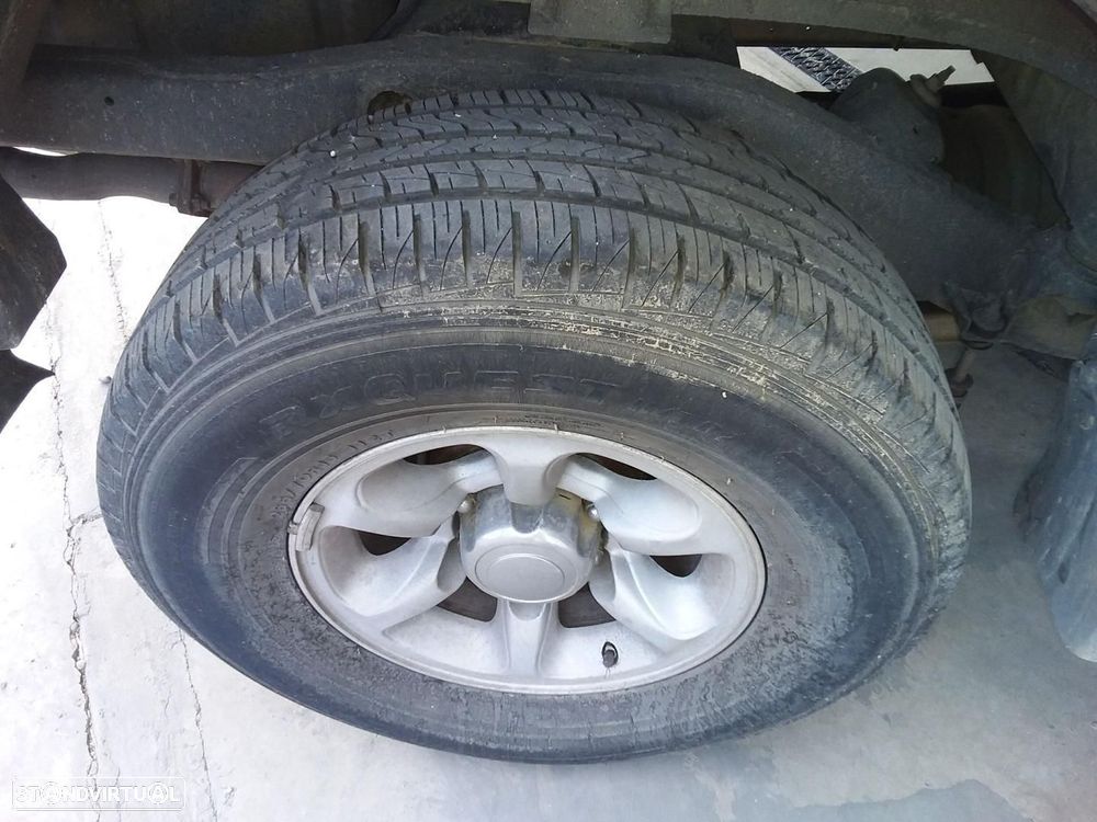 CONJUNTO DE PNEUS MITSUBISHI GALLOPER HYUNDAI02.1998 - 1