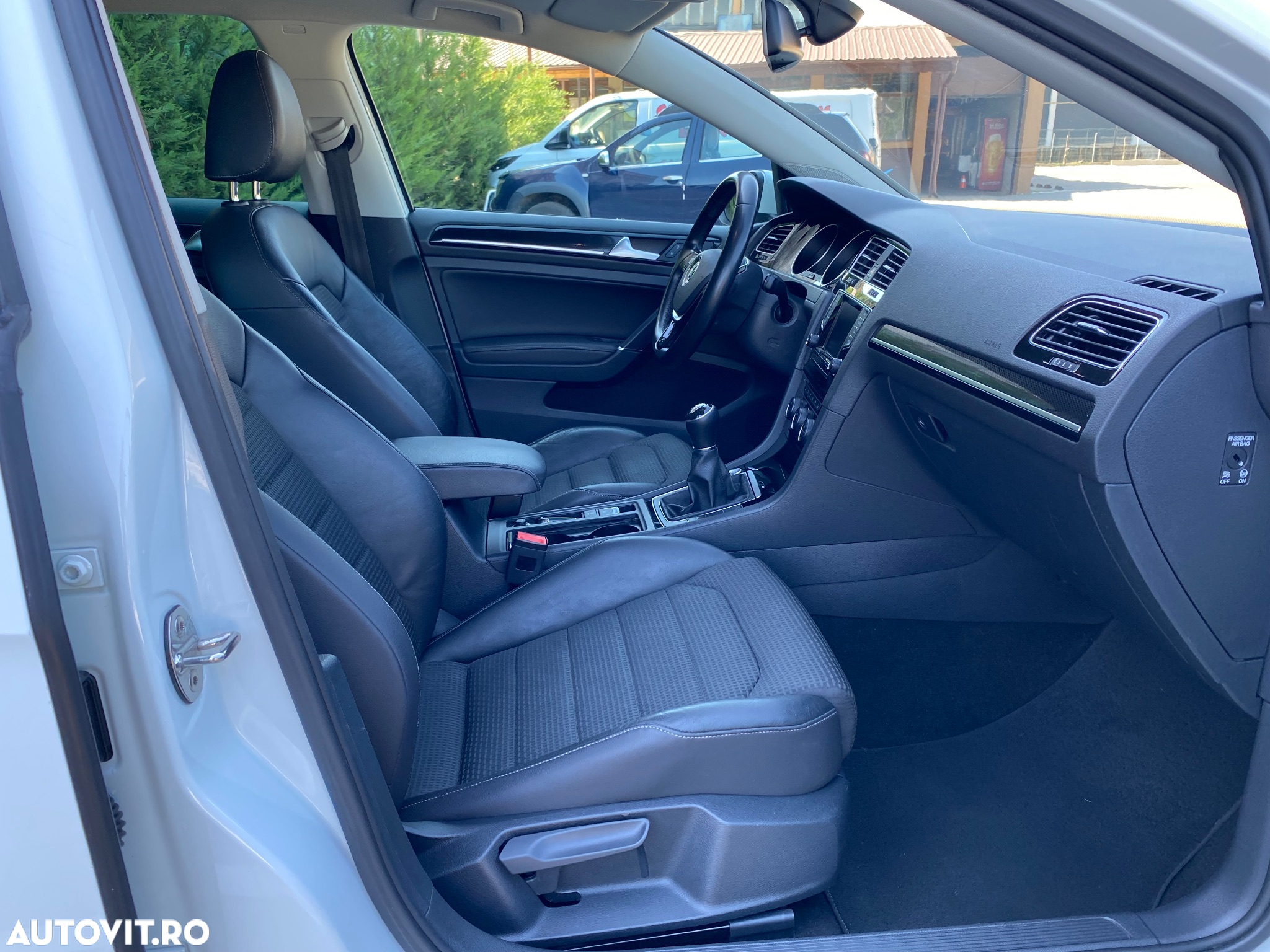 Volkswagen Golf 2.0 TDI Highline - 12