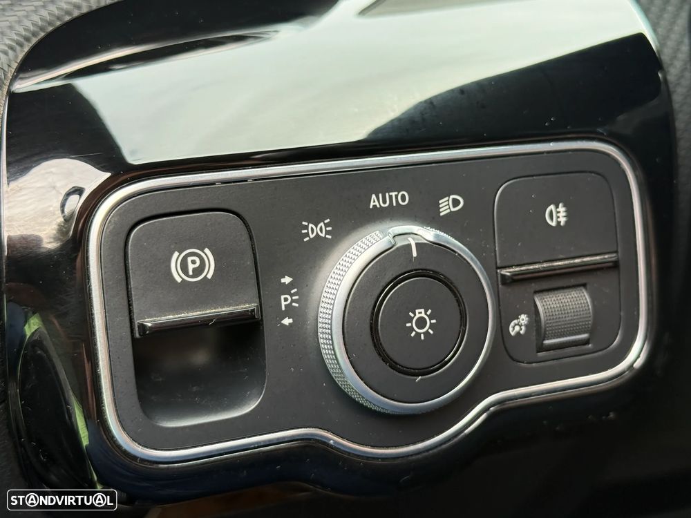 Mercedes-Benz A 250 e Progressive - 32