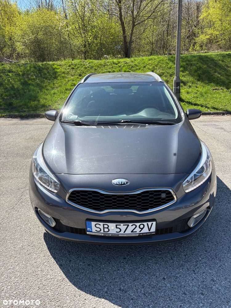 Kia Ceed 1.6 CRDi 128 Dream Team Edition - 1