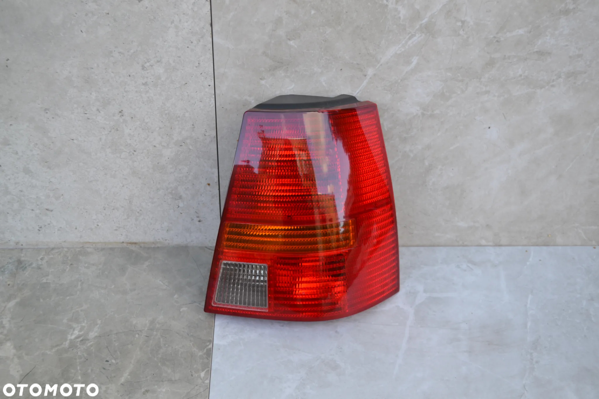 VW GOLF IV BORA KOMBI LAMPA TYŁ TYLNA PRAWA LEWA KOMPLETNA Z WKŁADEM  ORGINAŁ 1J9945075P - 4