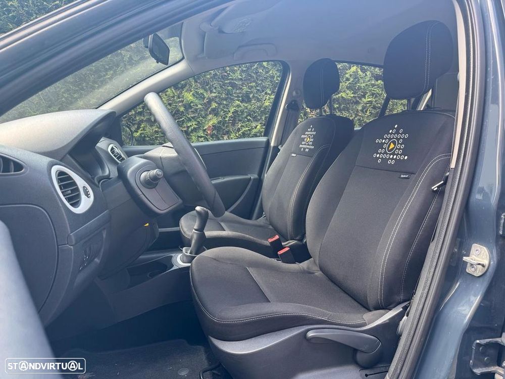 Renault Clio 1.2 16V Confort 130g - 3