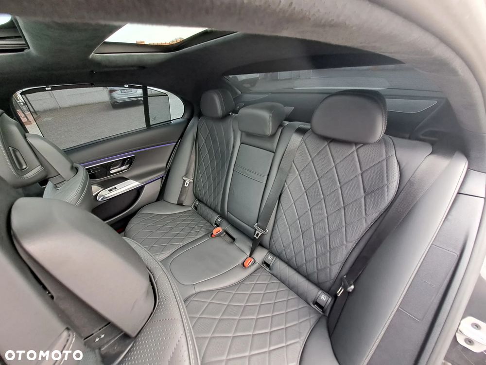 Mercedes-Benz Klasa E ver-400-d-4matic-9g--tronic-amg-line - 17