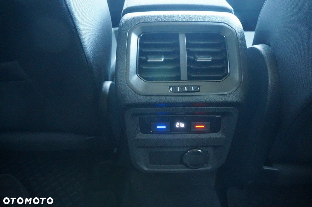 Volkswagen Tiguan Allspace - 11