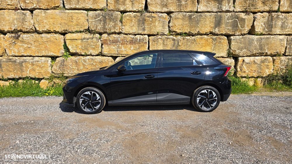 MG MG4 64 kWh Luxury - 3