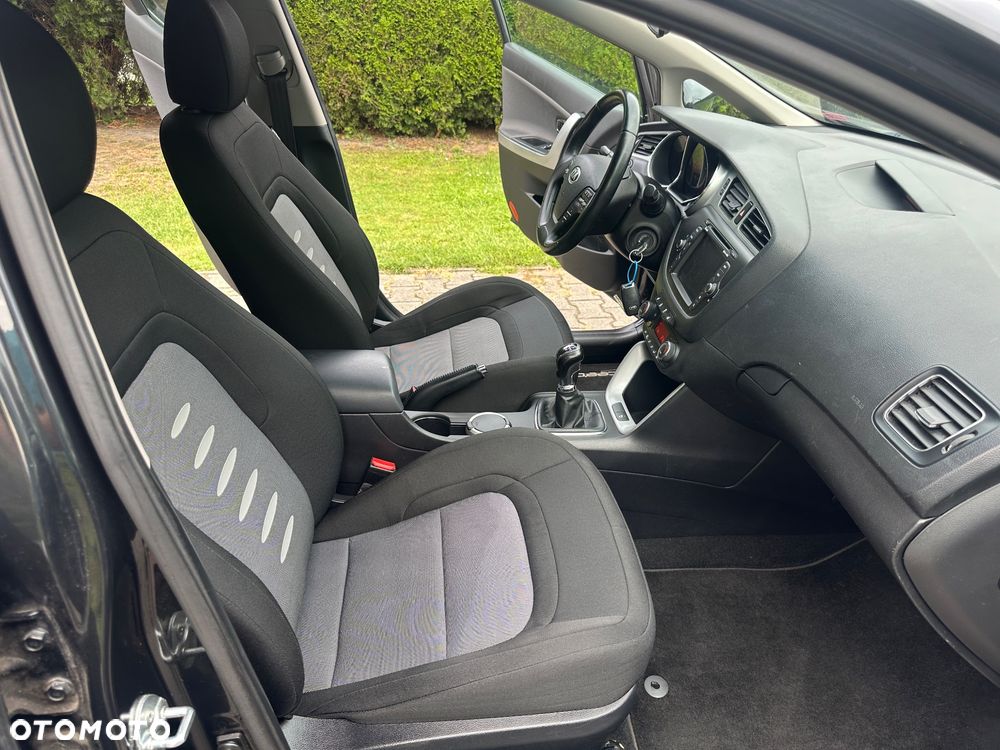 Kia Ceed 1.4 CVVT Dream-Team Edition - 22