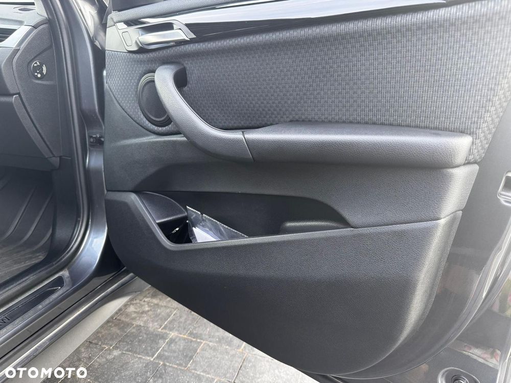 BMW X1 sDrive18i - 9
