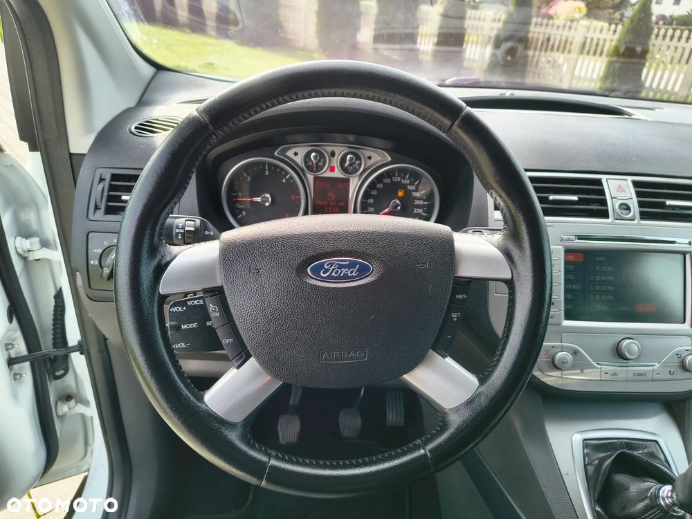 Ford Kuga 2.0 TDCi 2x4 Titanium - 20