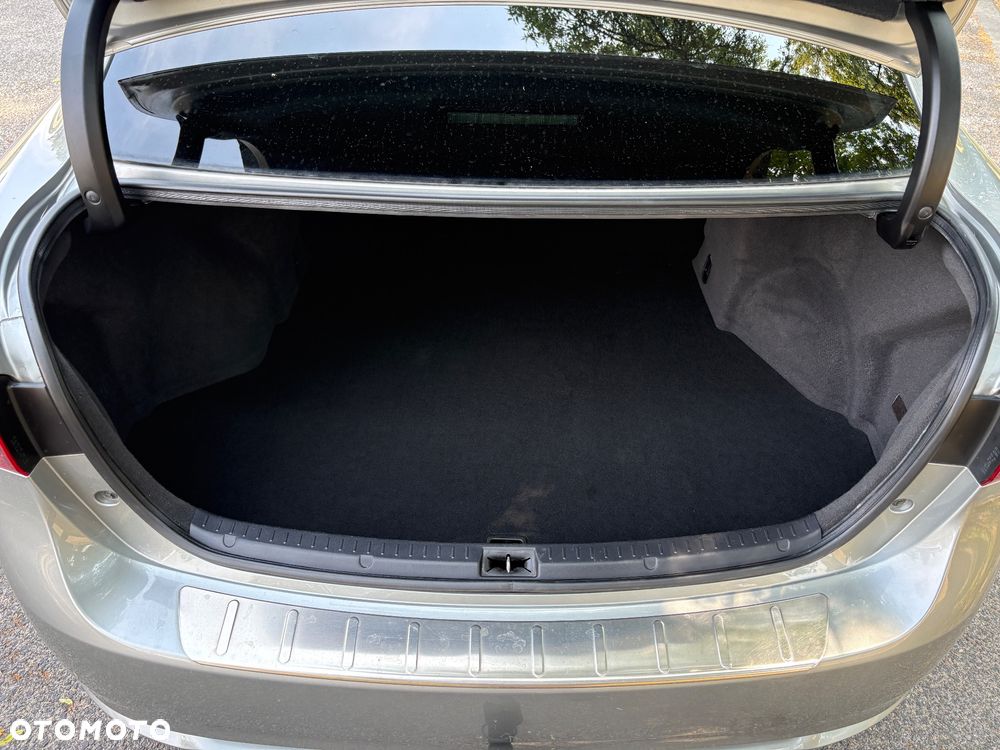 Toyota Avensis 1.8 Premium EU5 - 20