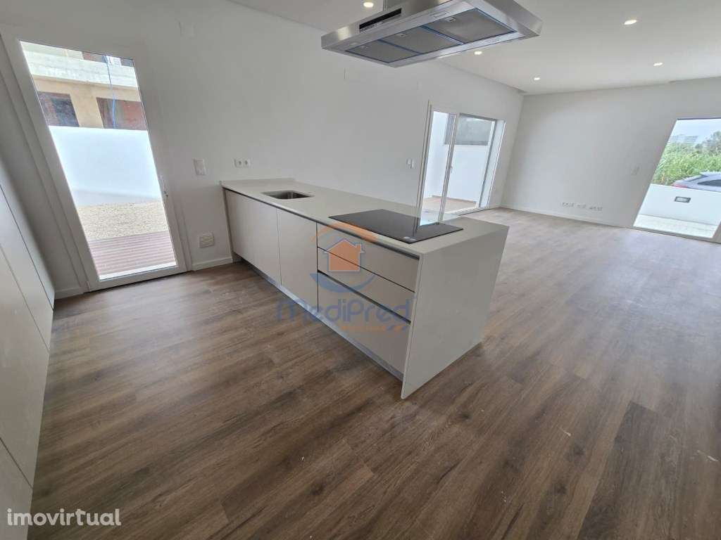 Moradia T4 | Famões e Pontinha - Grande imagem: 5/46