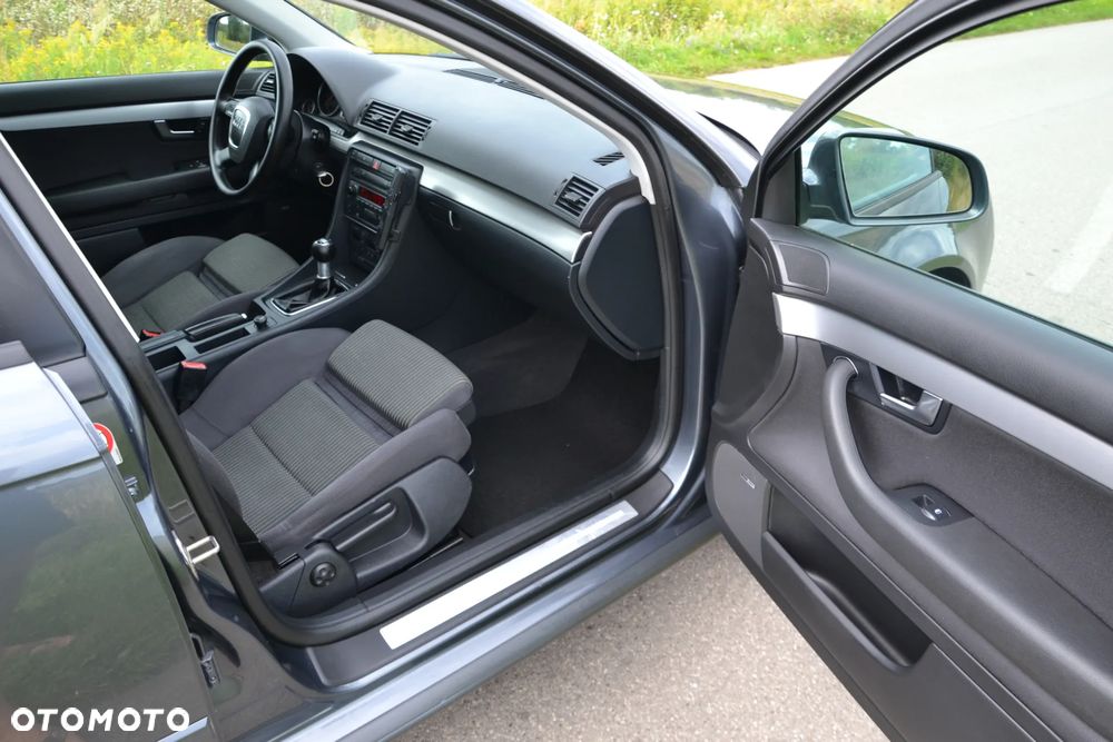Audi A4 Avant - 33