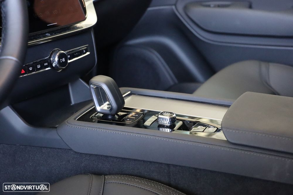 Volvo XC 90 T8 AWD Core - 18