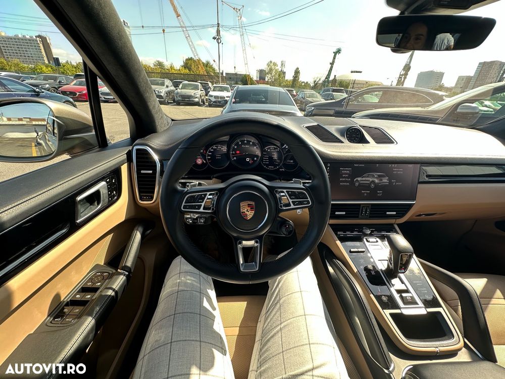 Porsche Cayenne Turbo - 16