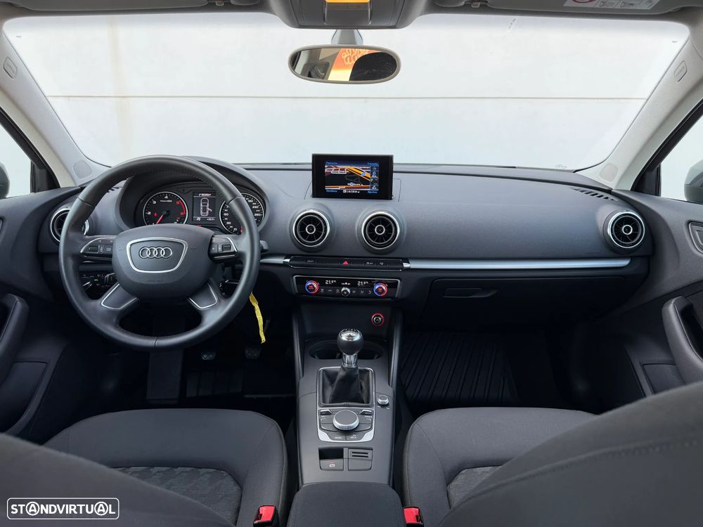 Audi A3 Sportback 1.6 TDI Advance Ultra — fotografia 8