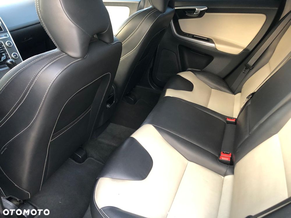Volvo XC 60 D4 AWD Summum - 13