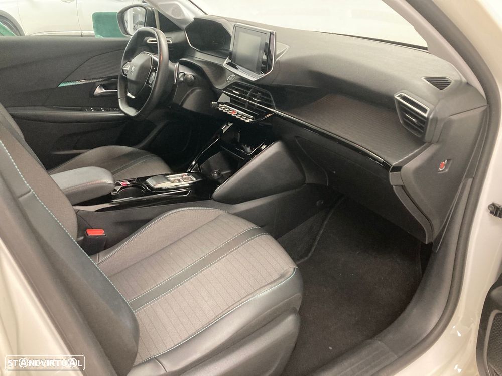 Peugeot 208 1.2 PureTech Allure EAT8 - 40