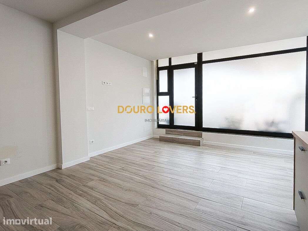 Apartamento T0 à venda na Rua da Constituição - Grande imagem: 3/16