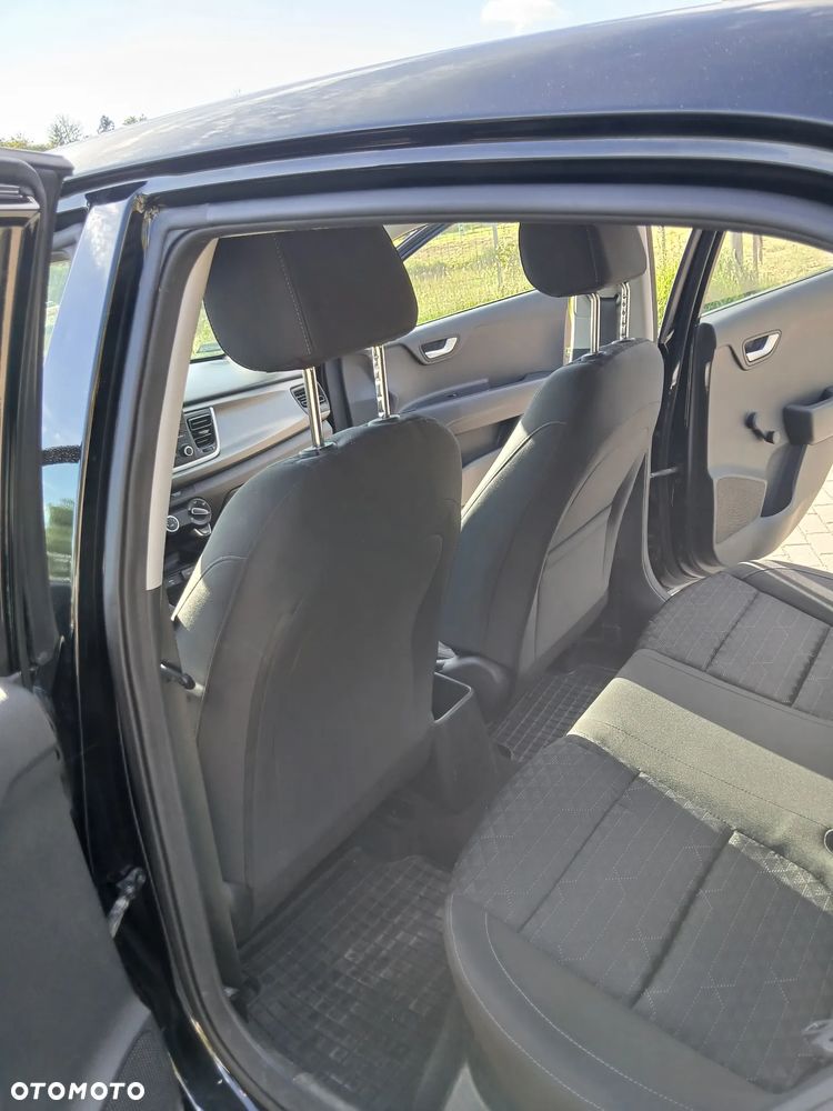 Kia Rio 1.2 L - 11