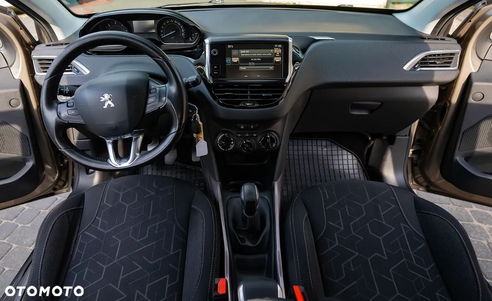 Peugeot 2008 BlueHDi 100 STOP & START Style - 32