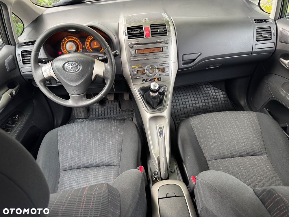 Toyota Auris 1.6 Executive - 6