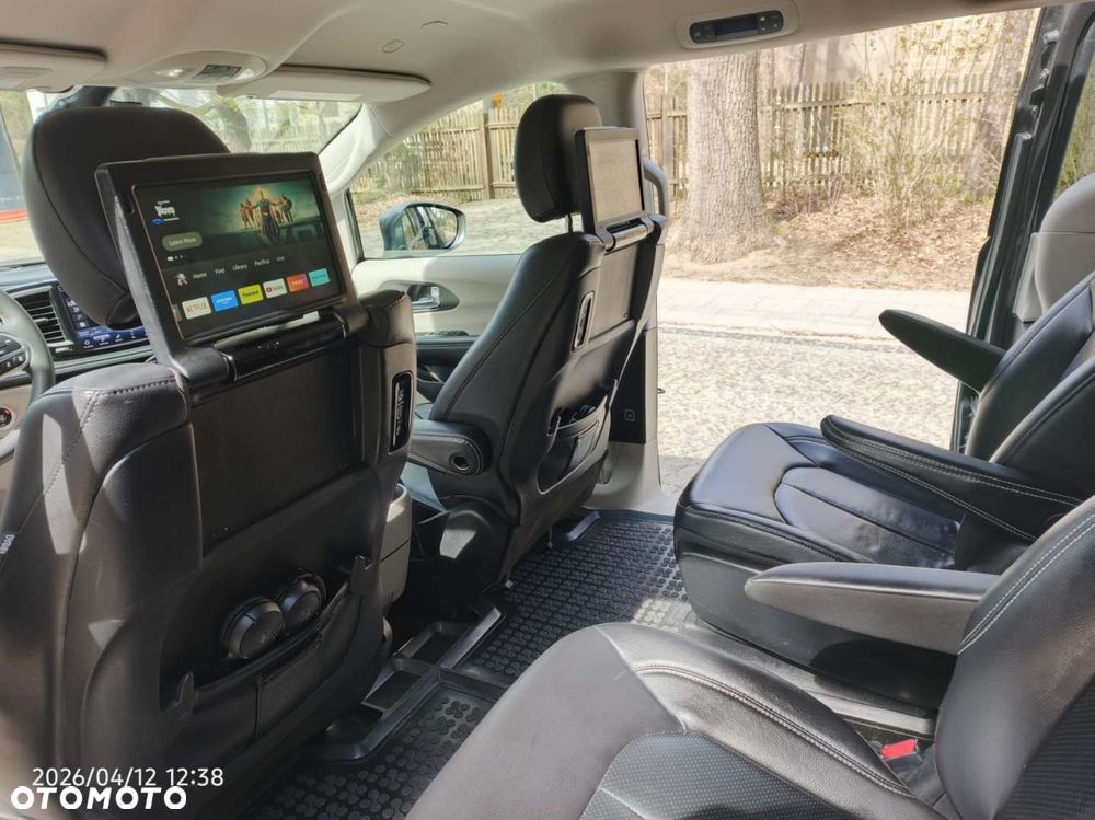 Chrysler Pacifica - 12