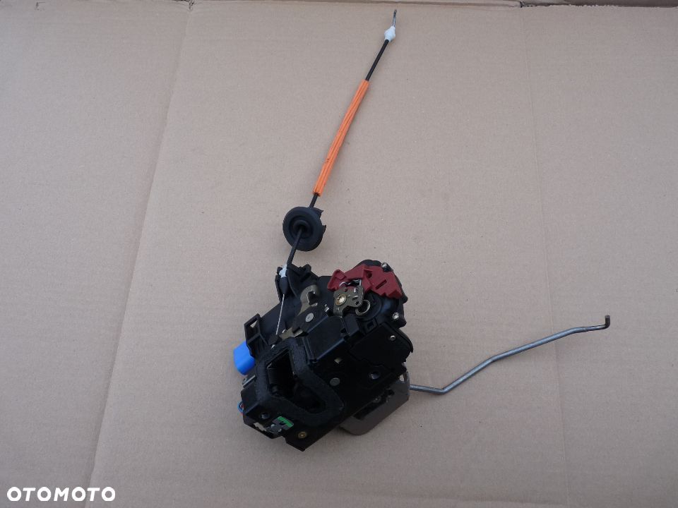 AUDI A8 D3 ZAMEK DRZWI PRAWY PRZÓD EUROPA 4E1837016