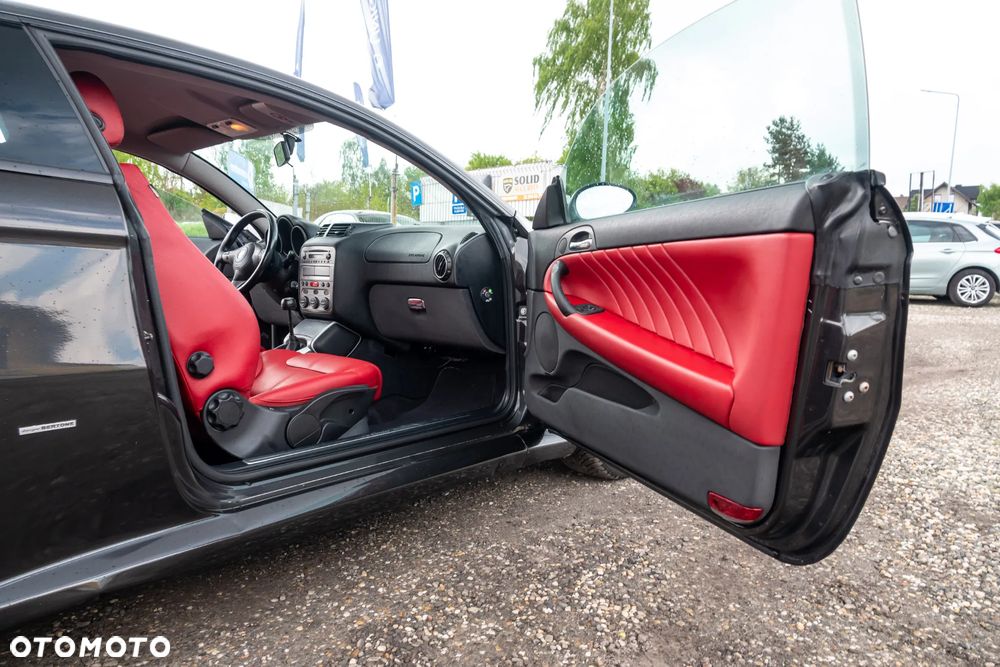 Alfa Romeo GT 3.2 24V Distinctive - 21