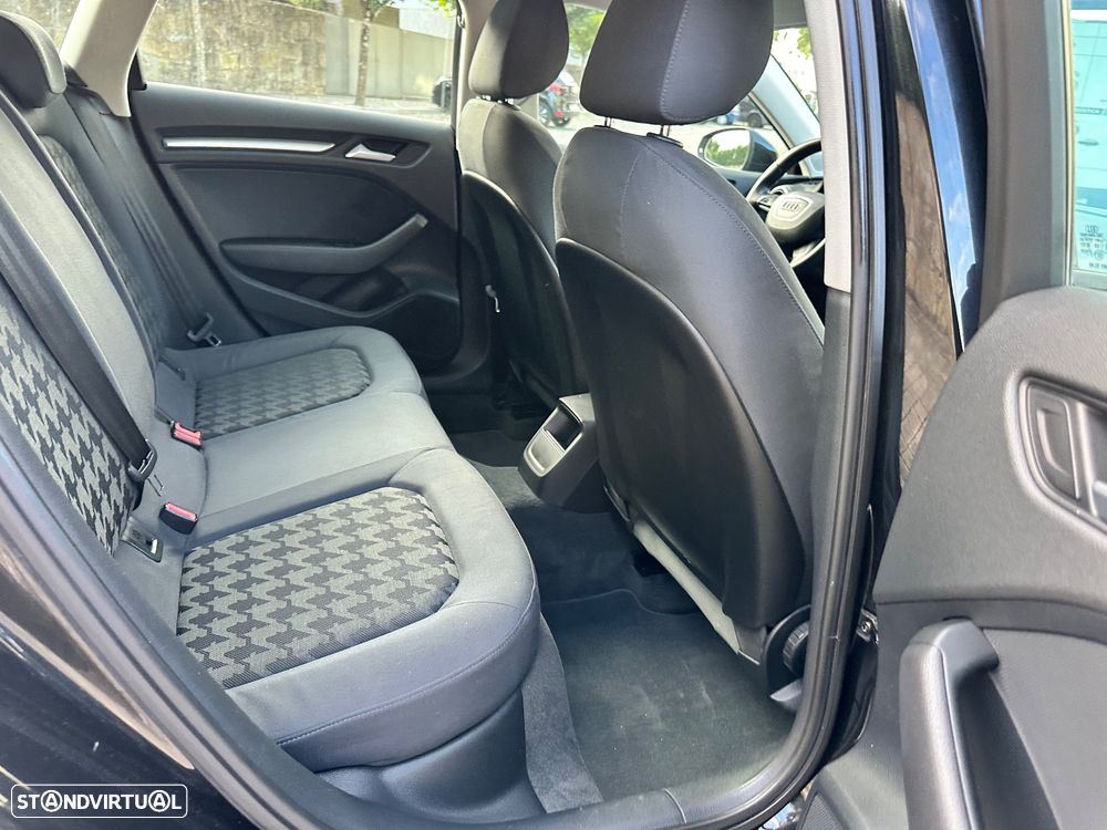 Audi A3 Sportback 1.6 TDI Attraction S tronic - 34