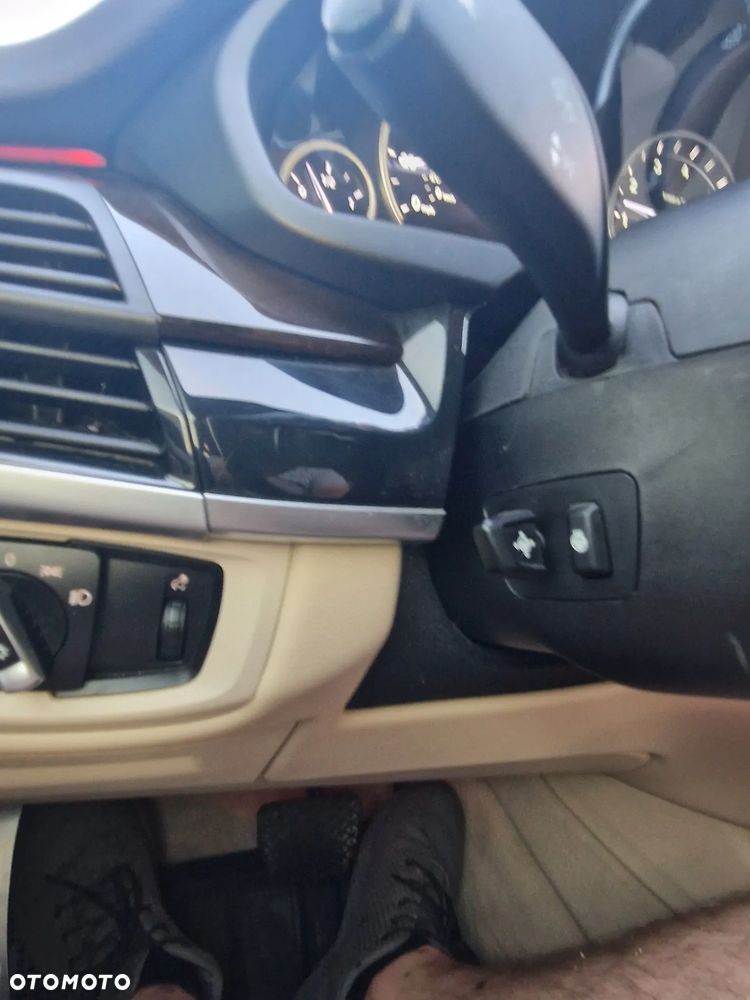 BMW X5 3.5i xDrive - 33