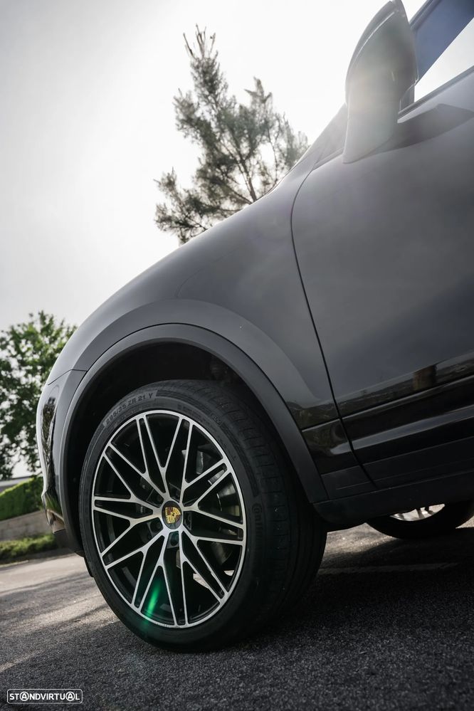 Porsche Cayenne Platinum Edition - 13