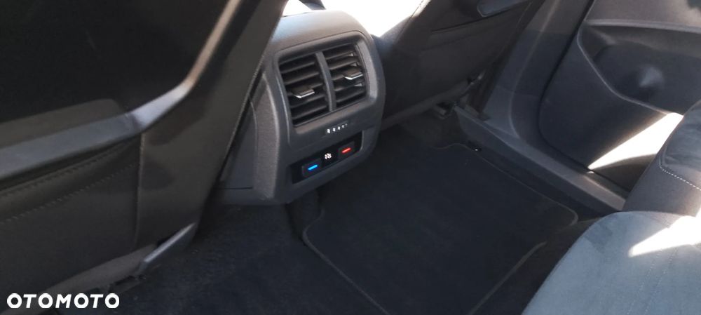 Volkswagen Touran 2.0 TDI SCR (BlueMotion Technology) Comfortline - 21