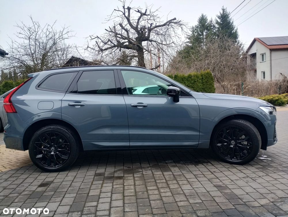 Volvo XC 60 T6 Plug-In Hybrid AWD Ultra Dark - 10