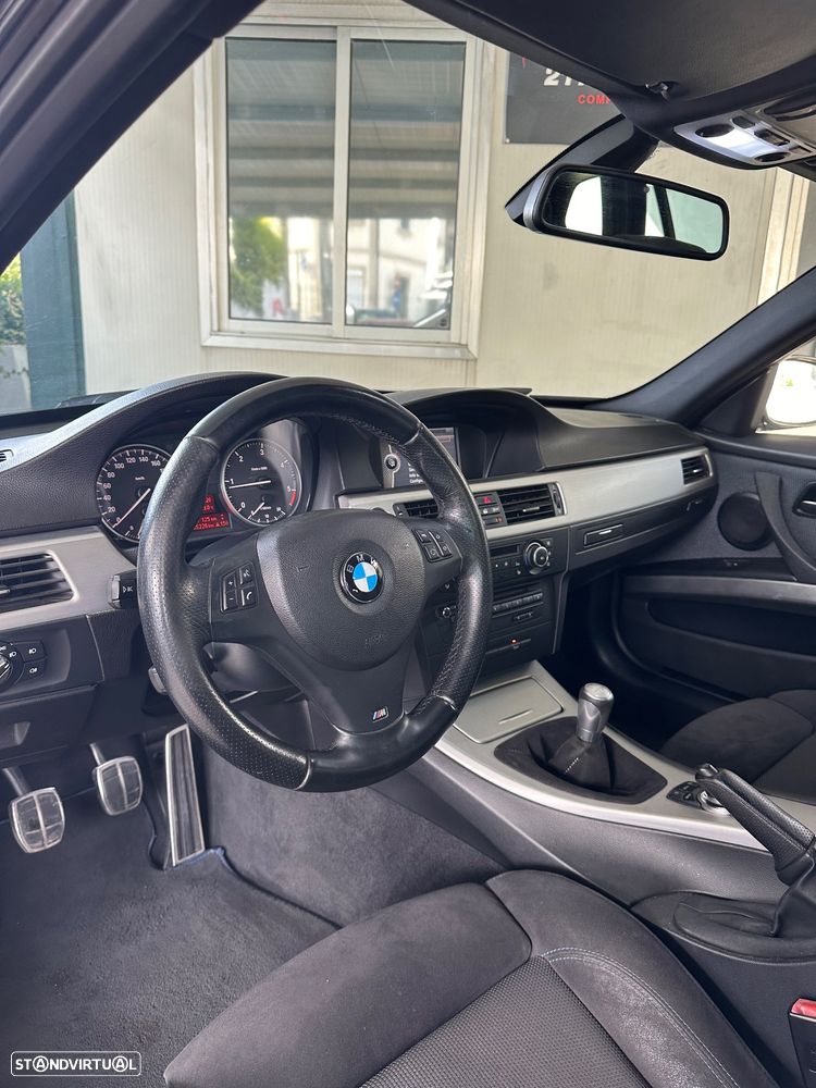 BMW 320 d Touring Pack M - 26