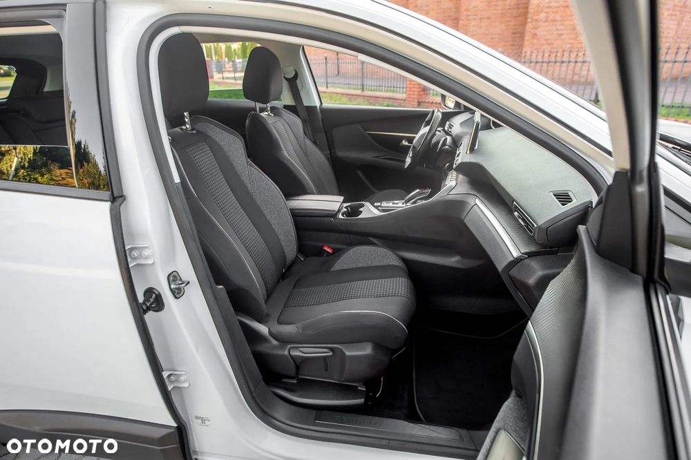 Peugeot 3008 1.5 BlueHDi Active S&S EAT8 - 32