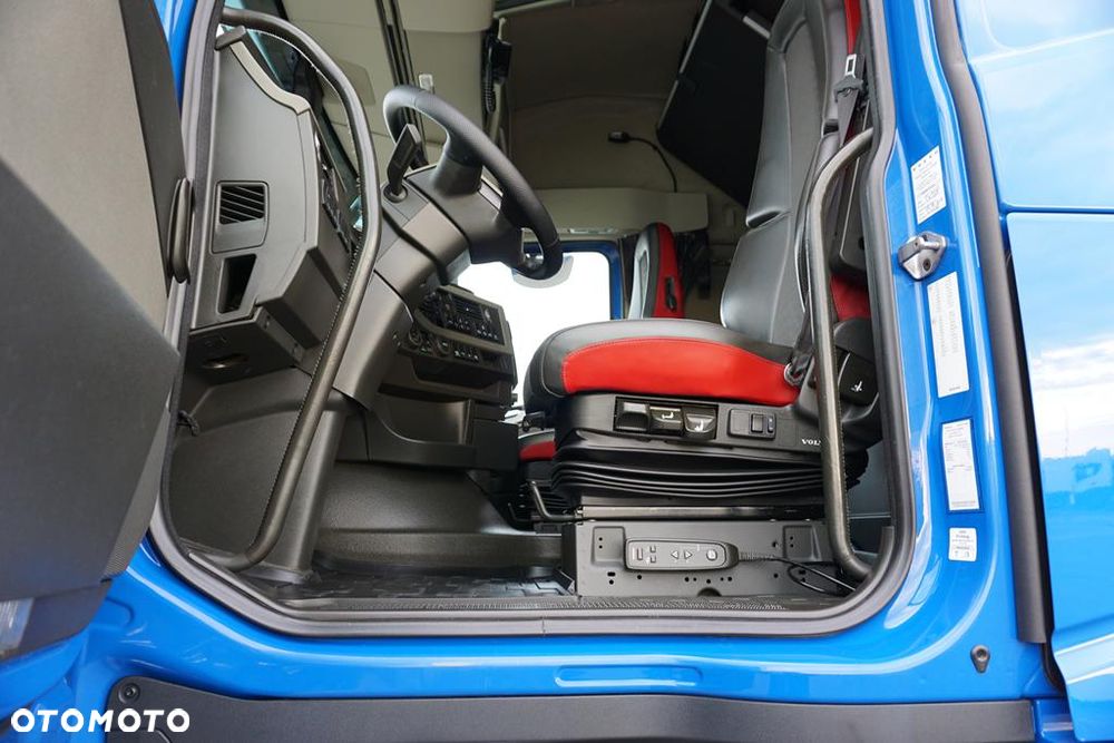 Volvo FH / 500 / E 6 / ACC / 6 X 4 / I - COOL / OŚ PODNOSZONA - 30