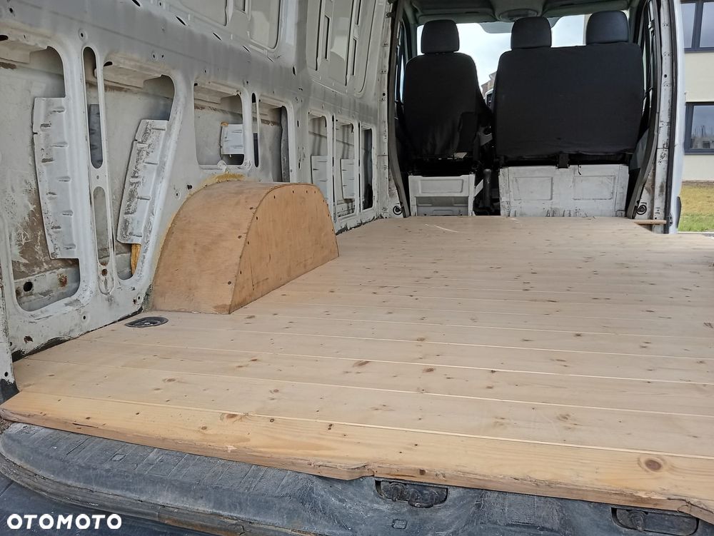 Mercedes-Benz Sprinter - 9