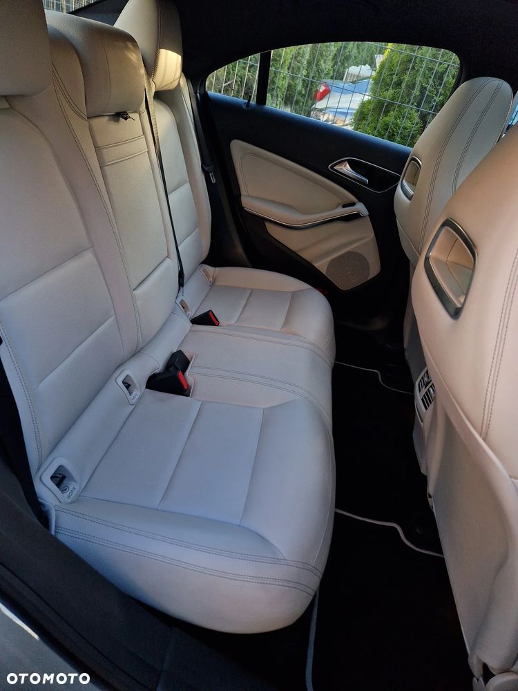 Mercedes-Benz CLA 250 7G-DCT AMG Line - 8