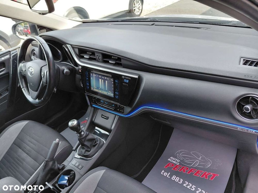 Toyota Auris - 12