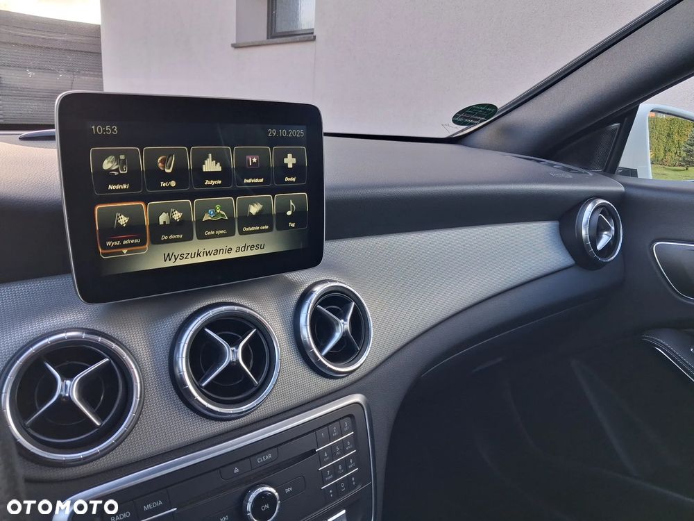 Mercedes-Benz CLA 200 - 9