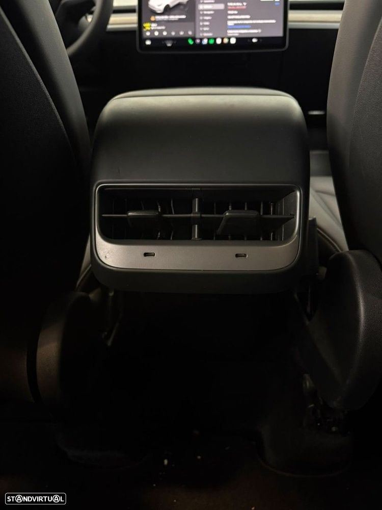 Tesla Model Y Performance Dual Motor AWD - 15